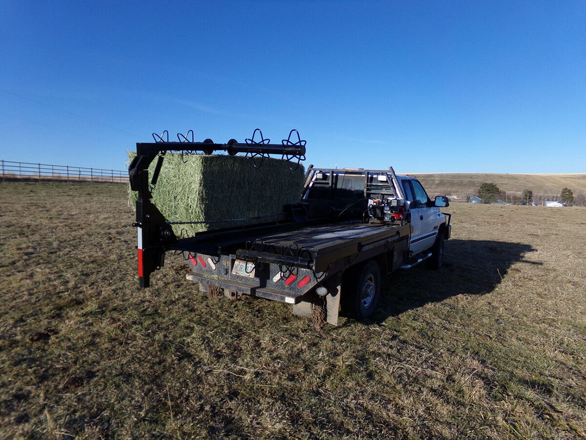 The Ultimate Guide to Choosing the Right Bale Feeder for Your Livestock